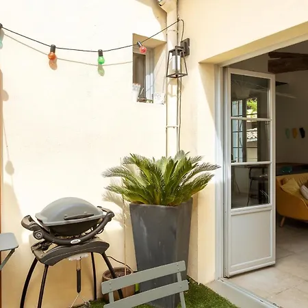Charmante Maison, Avec Terrasse Et Proche Du Parc Du Peyrou - Class Appart Lägenhetshotell Montpellier