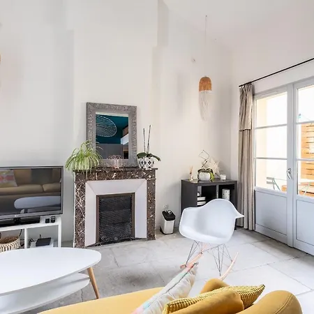 Charmante Maison, Avec Terrasse Et Proche Du Parc Du Peyrou - Class Appart Lägenhetshotell Montpellier